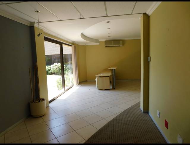 491M² OFFICE TO LET IN FERNDALE